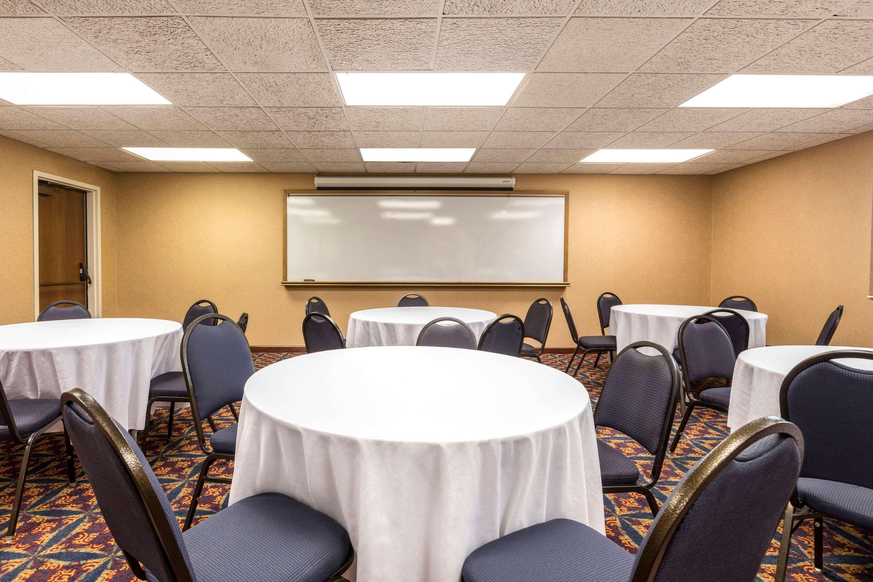 Quality Inn Auburn Hills - Detroit North Eksteriør bilde